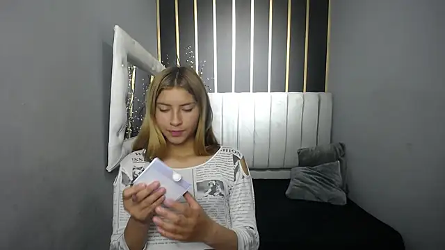 nancy blonde online show from 05/08/26, 12:43