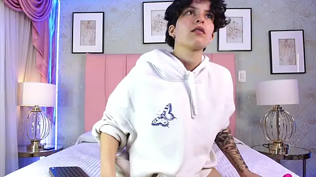 Snapshot of Nate_Desire_ chatting on 04/23/26, 08:11 Nate Desire online show from 04/23/26, 08:11