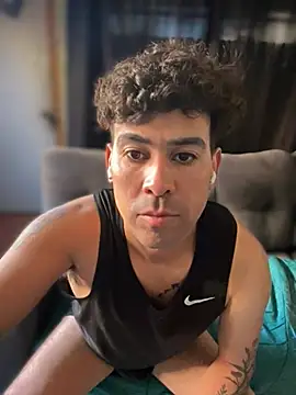 Snapshot of Saturno77 chatting on 04/23/26, 06:10 Saturno77 online show from 04/23/26, 06:10