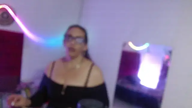 Sweet-Mommy-Milf online show from 05/26/26, 01:12