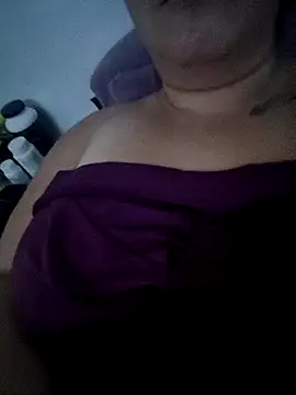 Snapshot of mamisamors chatting on 04/20/26, 10:22 mamisamors online show from 04/20/26, 10:22