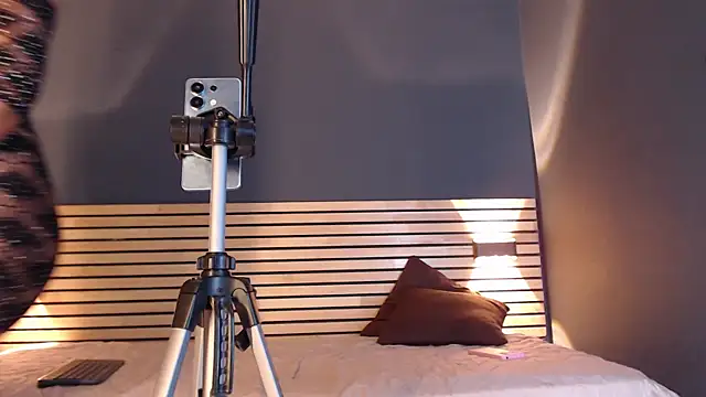 Chloe LaurentXXX online show from 04/18/26, 06:12