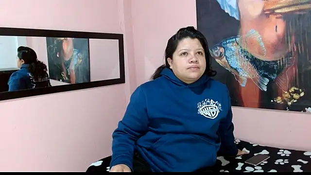 Snapshot of carolina_lenon chatting on 04/22/26, 01:01 carolina lenon online show from 04/22/26, 01:01