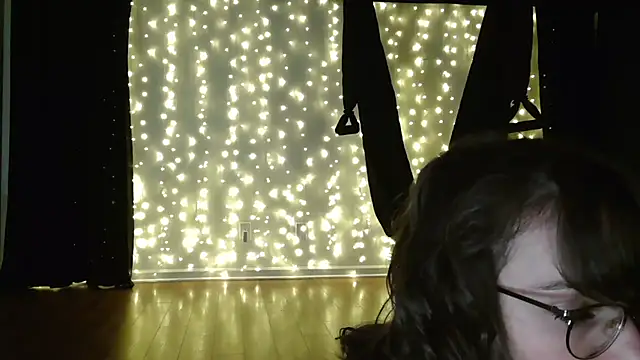 Snapshot of BaileyMFox chatting on 04/23/26, 11:40 BaileyMFox online show from 04/23/26, 11:40