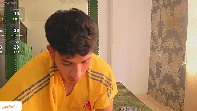 Snapshot of Zayn_Moretti chatting on 06/28/26, 05:41 Zayn Moretti online show from 06/28/26, 05:41