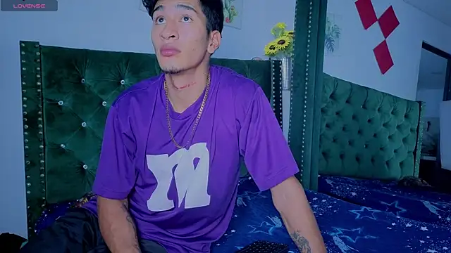 Snapshot of Zayn_Moretti chatting on 07/15/26, 03:12 Zayn Moretti online show from 07/15/26, 03:12