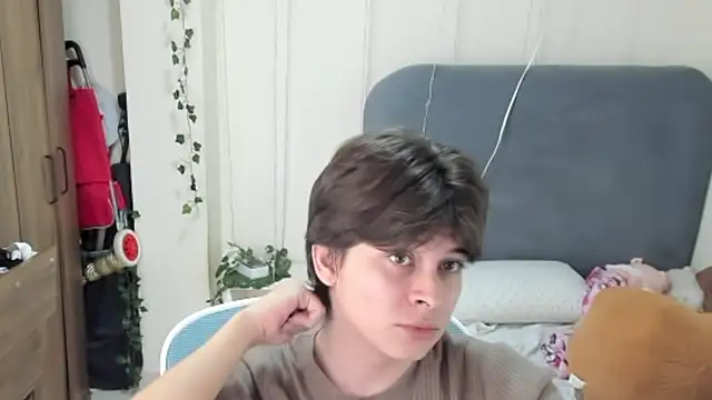 Snapshot of Felixzyn chatting on 06/21/26, 06:54 Felixzyn online show from 06/21/26, 06:54