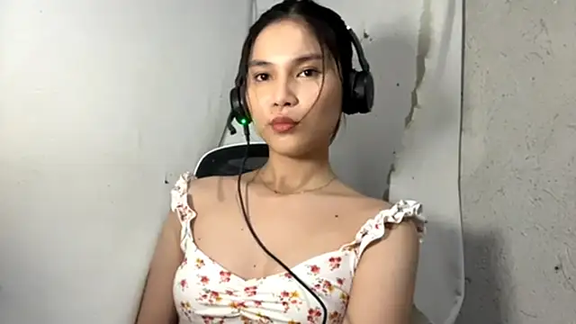 Snapshot of VennieMatras chatting on 04/20/26, 03:15 VennieMatras online show from 04/20/26, 03:15