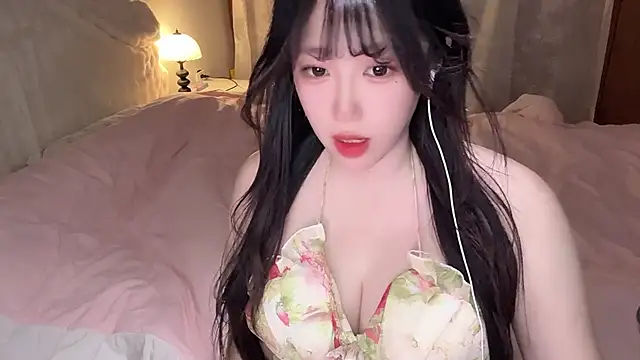 SweetButWildbaby online show from 05/24/26, 03:17