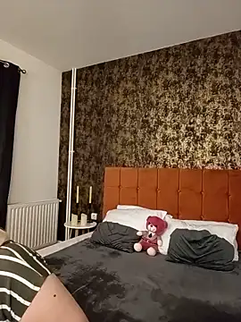I amVeronicle online show from 05/19/26, 04:57