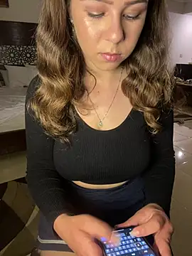 Snapshot of DirtyDiannaX chatting on 04/18/26, 06:45 DirtyDiannaX online show from 04/18/26, 06:45