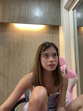 Snapshot of sweety_katexx chatting on 06/05/26, 01:28 sweety katexx online show from 06/05/26, 01:28