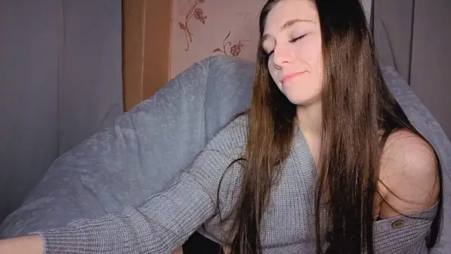 Snapshot of SunlitDeslre chatting on 04/19/26, 03:11 SunlitDeslre online show from 04/19/26, 03:11