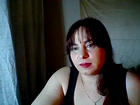 Snapshot of SimplyMary chatting on 04/19/26, 09:06 SimplyMary online show from 04/19/26, 09:06