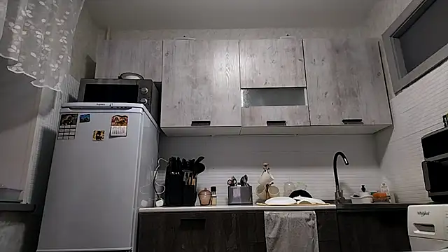 LatanyaDaivs online show from 04/18/26, 07:07