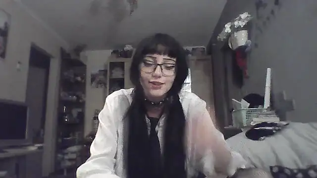 Snapshot of ChargedReign chatting on 06/18/26, 06:45 ChargedReign online show from 06/18/26, 06:45