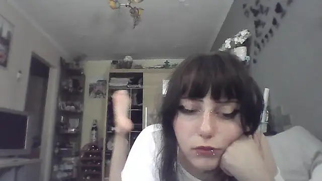 Snapshot of ChargedReign chatting on 07/21/26, 04:48 ChargedReign online show from 07/21/26, 04:48
