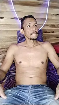 Snapshot of El_junior21 chatting on 04/27/26, 02:15 El junior21 online show from 04/27/26, 02:15