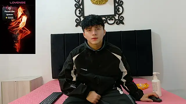 Snapshot of LunayDream chatting on 06/11/26, 12:25 LunayDream online show from 06/11/26, 12:25