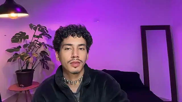 Snapshot of Noah_and_Steven chatting on 07/10/26, 06:54 Noah and Steven online show from 07/10/26, 06:54
