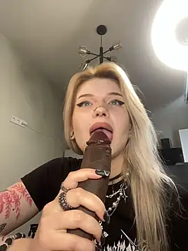 DriveThruCiri online show from 05/03/26, 07:36