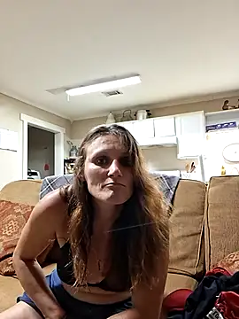 Snapshot of taatypeach69 chatting on 04/20/26, 02:25 taatypeach69 online show from 04/20/26, 02:25