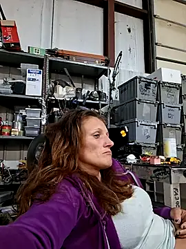 Snapshot of taatypeach69 chatting on 04/23/26, 02:24 taatypeach69 online show from 04/23/26, 02:24