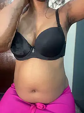 Snapshot of dark_chocolety_girl chatting on 04/19/26, 06:10 dark chocolety girl online show from 04/19/26, 06:10