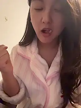 Snapshot of dearBeibeii chatting on 04/21/26, 07:58 dearBeibeii online show from 04/21/26, 07:58