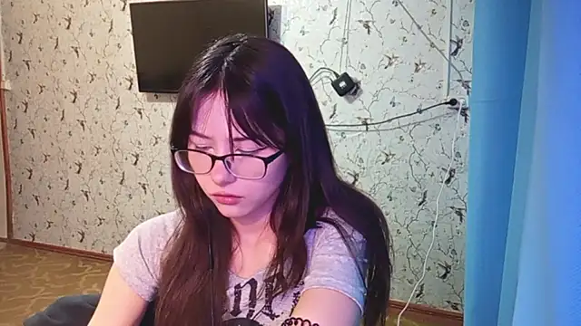 Snapshot of DelicaBrome chatting on 06/15/26, 11:34 DelicaBrome online show from 06/15/26, 11:34