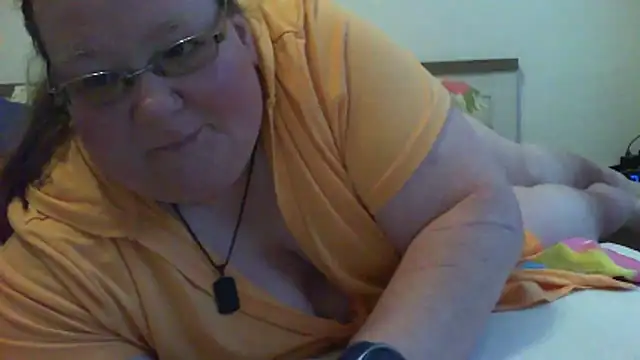 Snapshot of NicciundHerr chatting on 04/19/26, 07:27 NicciundHerr online show from 04/19/26, 07:27