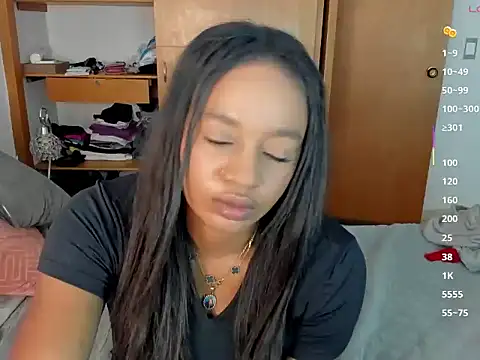 Snapshot of nia_brown chatting on 05/14/26, 05:03 nia brown online show from 05/14/26, 05:03