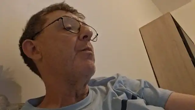Snapshot of Titeuf_83 chatting on 07/10/26, 11:24 Titeuf 83 online show from 07/10/26, 11:24
