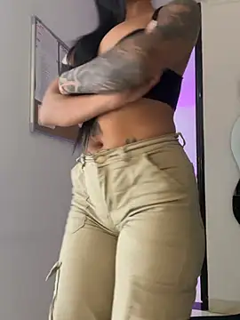 Snapshot of ADARA712 chatting on 04/19/26, 06:10 ADARA712 online show from 04/19/26, 06:10