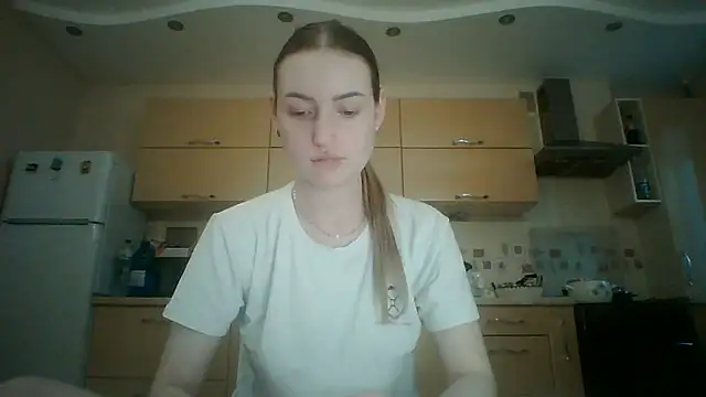 Snapshot of Lisanta chatting on 07/19/26, 04:44 Lisanta online show from 07/19/26, 04:44