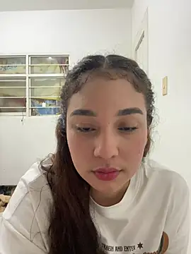 Snapshot of alana_lee23 chatting on 05/24/26, 12:15 alana lee23 online show from 05/24/26, 12:15