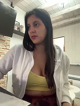 Snapshot of jimena-m chatting on 04/29/26, 05:52 jimena-m online show from 04/29/26, 05:52