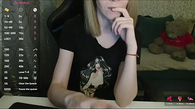 Snapshot of _AlliceCullen_ chatting on 04/22/26, 06:09 AlliceCullen online show from 04/22/26, 06:09