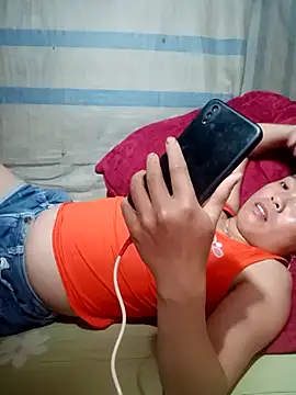 Snapshot of phuongtrinh1 chatting on 06/22/26, 01:40 phuongtrinh1 online show from 06/22/26, 01:40