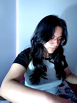 Snapshot of _Juno chatting on 04/23/26, 04:20 Juno online show from 04/23/26, 04:20