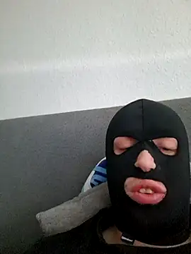 Snapshot of Geilertyp230 chatting on 04/21/26, 06:20 Geilertyp230 online show from 04/21/26, 06:20