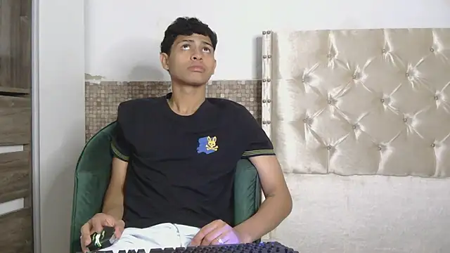 Snapshot of AetherVox chatting on 04/24/26, 09:17 AetherVox online show from 04/24/26, 09:17