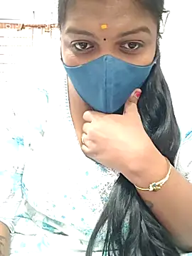 Snapshot of sextamilachi chatting on 04/20/26, 09:45 sextamilachi online show from 04/20/26, 09:45