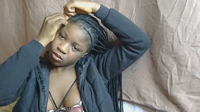julianaa19 online show from 05/14/26, 02:18