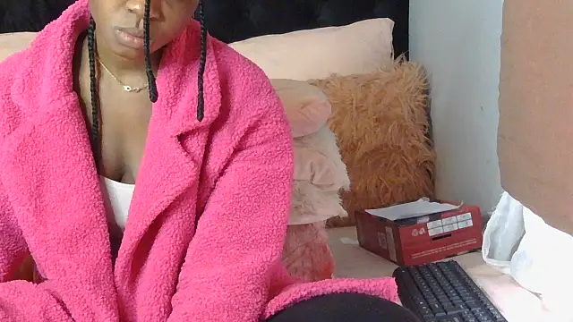 julianaa19 online show from 06/10/26, 06:12