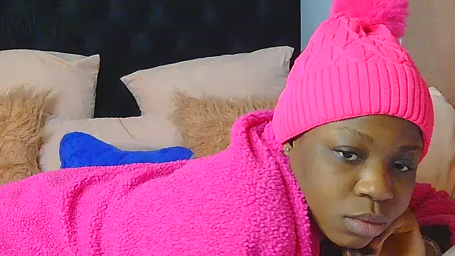 Snapshot of julianaa19 chatting on 06/20/26, 05:43 julianaa19 online show from 06/20/26, 05:43