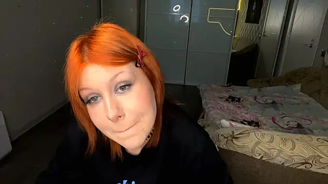 Snapshot of RedTalli chatting on 04/26/26, 03:53 RedTalli online show from 04/26/26, 03:53