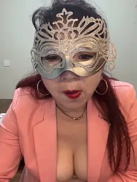 Snapshot of lucy-698 chatting on 05/01/26, 12:32 lucy-698 online show from 05/01/26, 12:32