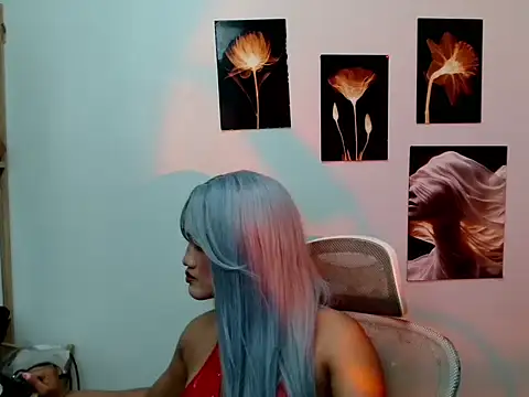 Snapshot of YourHot_Nica chatting on 04/20/26, 02:20 YourHot Nica online show from 04/20/26, 02:20