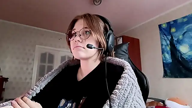 Snapshot of MandieBusby chatting on 04/21/26, 03:17 MandieBusby online show from 04/21/26, 03:17